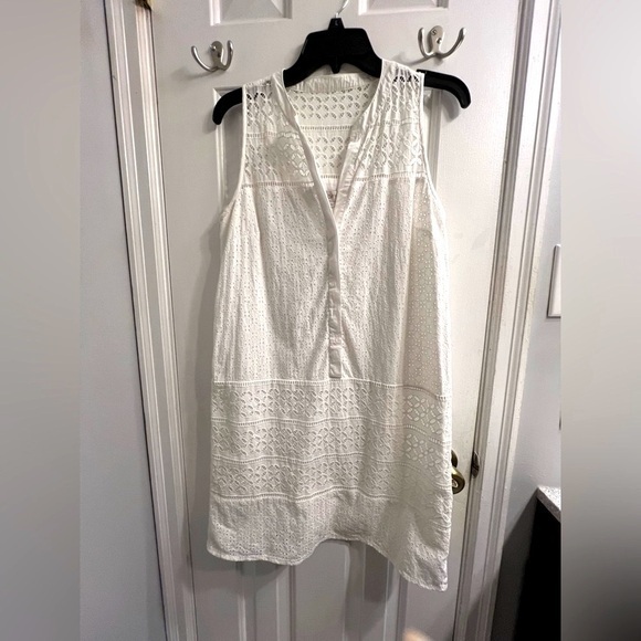 Ann Taylor Loft Eyelet V Neck White Dress Sz 6 - Picture 1 of 6